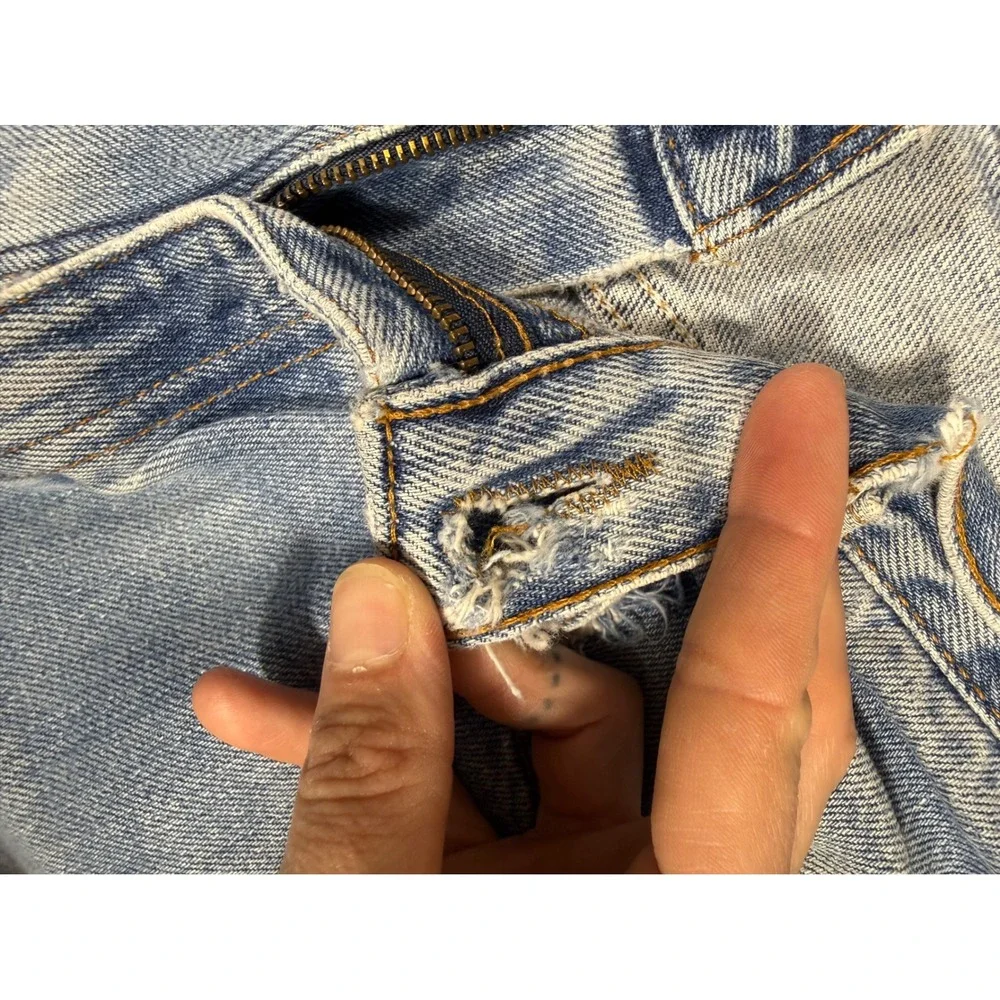 Levi's 550 Relaxed Fit Jeans Mens 33x32 Light Wash Good Vintage Made in USA 90s